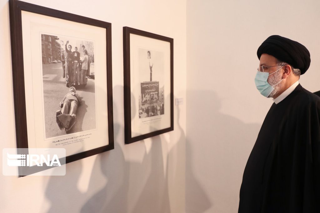 عکاسان هم در موزه هنرهای معاصر میزبان رئیس جمهور شدند