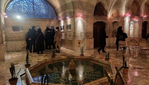 سحر نوحی و محمدرضا طهماسب پور در نمایشگاه گنج‌های پنهان در کاخ گلستان